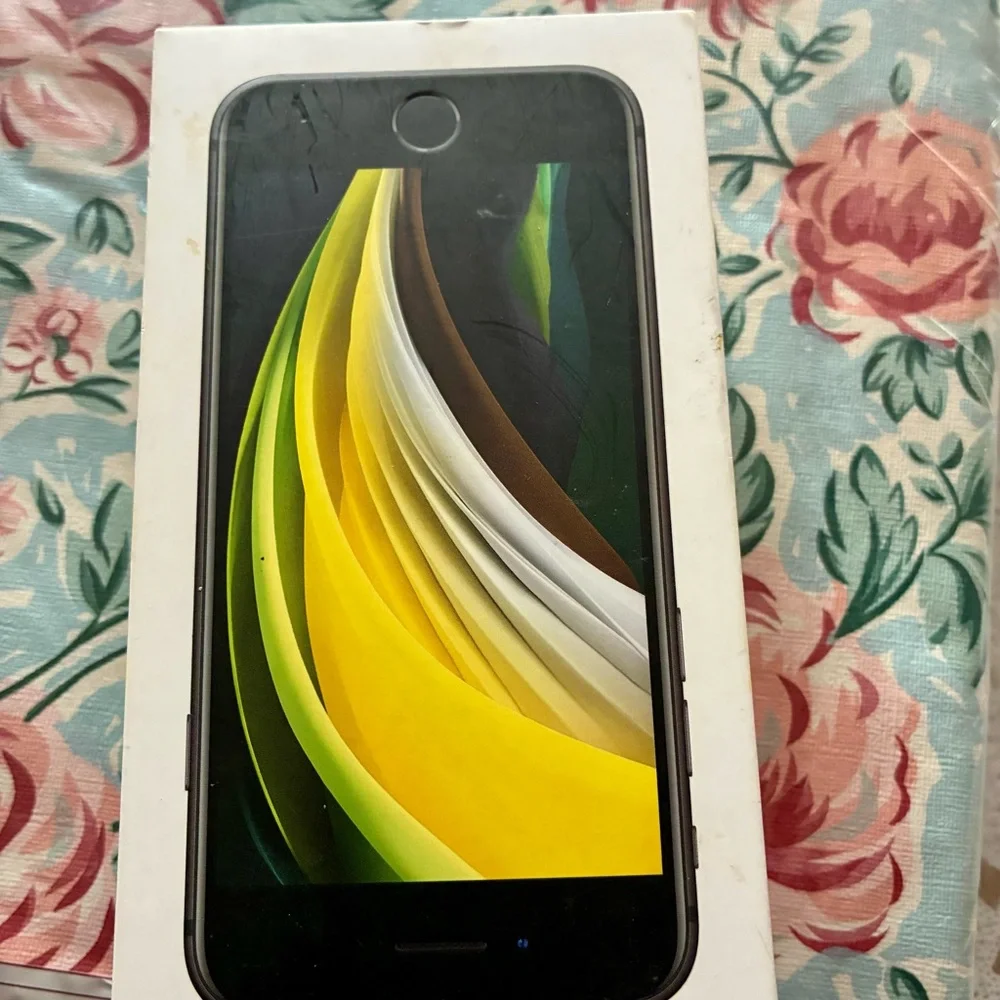Apple 8 iPhone64GB with Black Finish